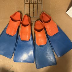 FINIS Floating Swim Fins (US 5–7) – Set of 4 Pairs