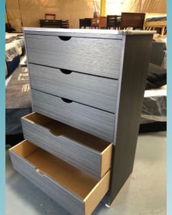 5 drawers dresser/ Five drawers dresser