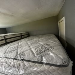 Queen Size Matress And Box Spring 