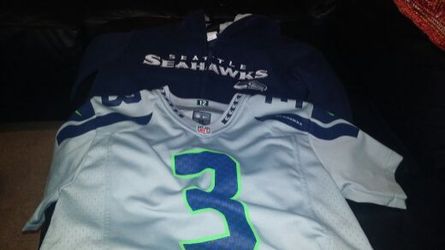 Kids size med wilson jersey and sweat shirt