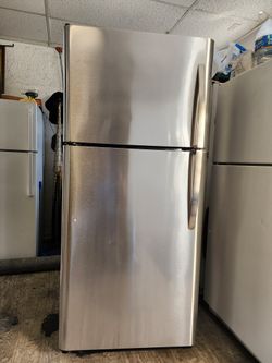 Frigidaire Refrigerator 68x30x30 
