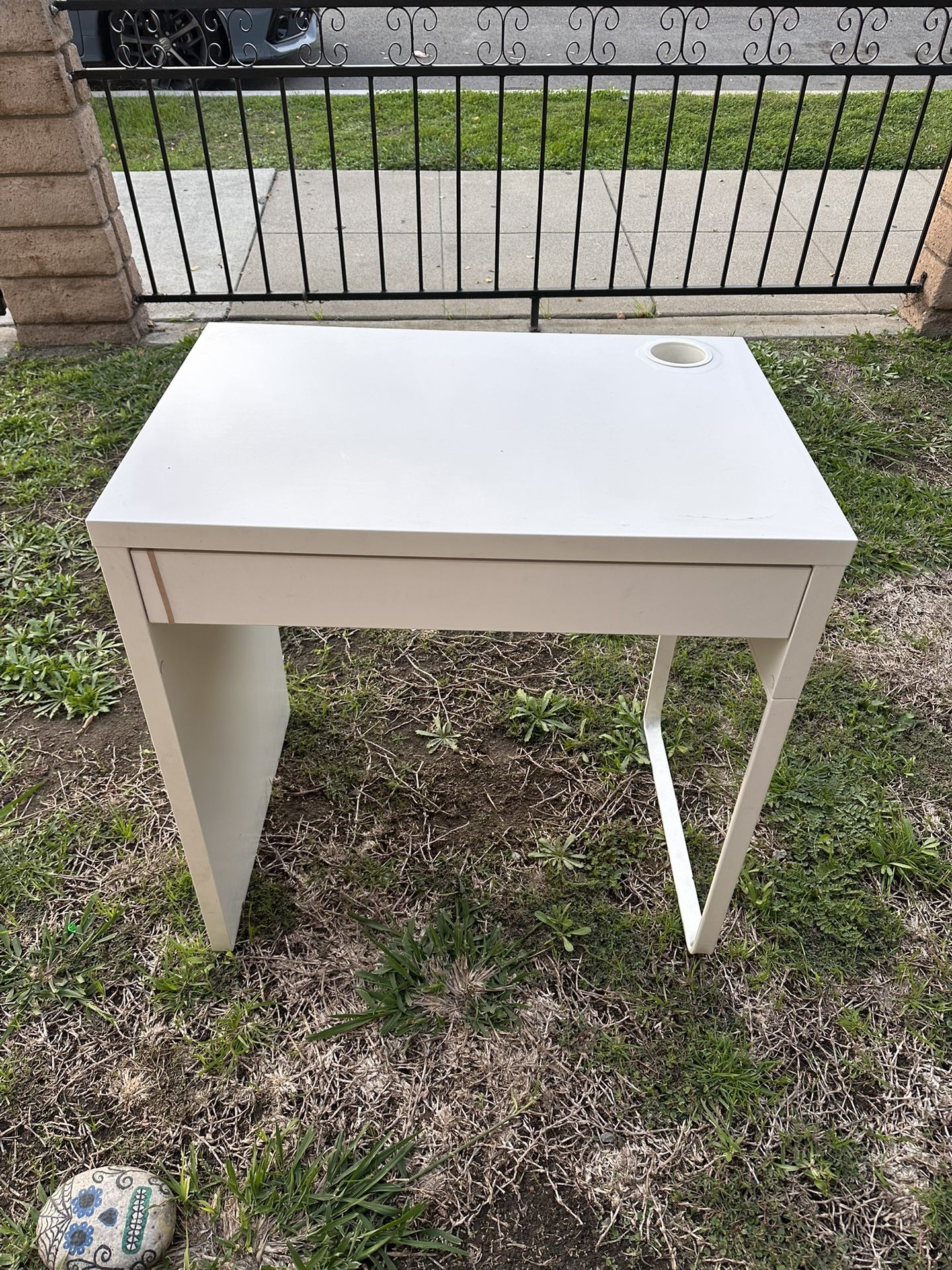 IKEA Micke Desk White With Drawer 
