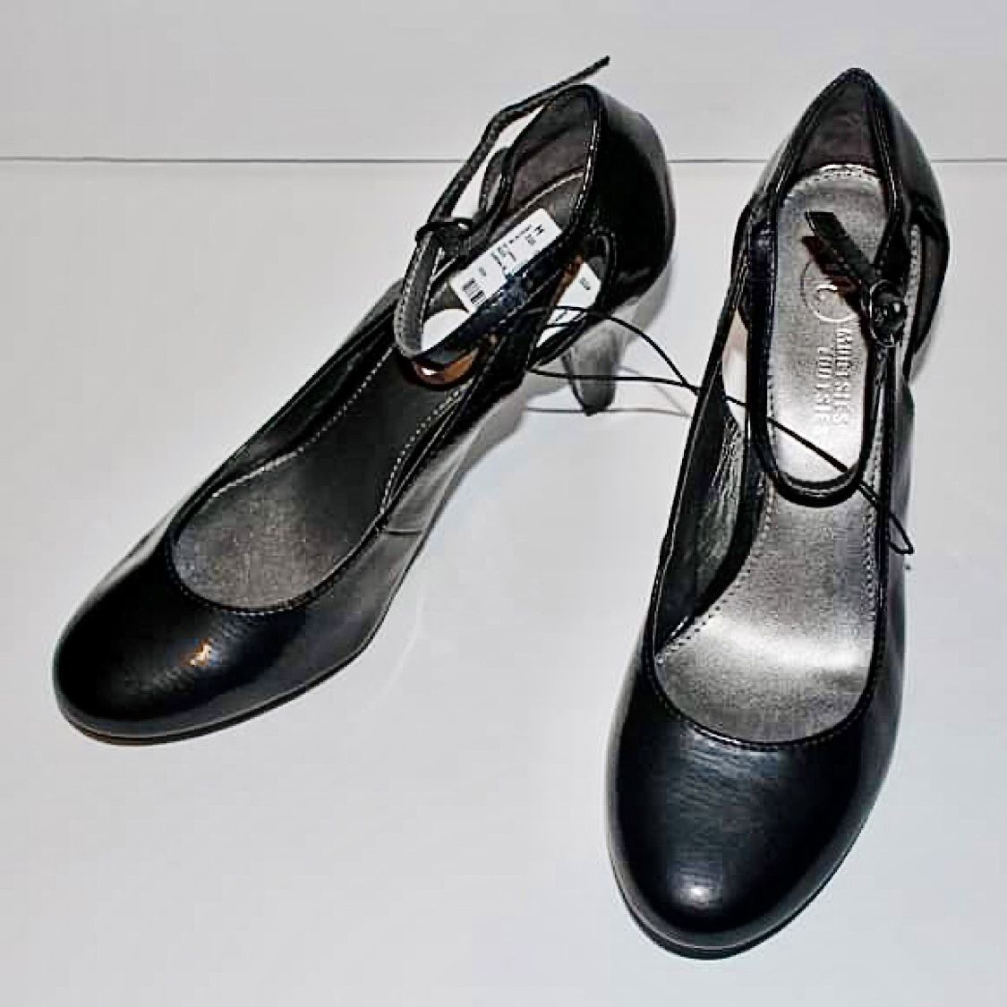 Brand New High Heels Strap Mootsies Tootsies Size 8