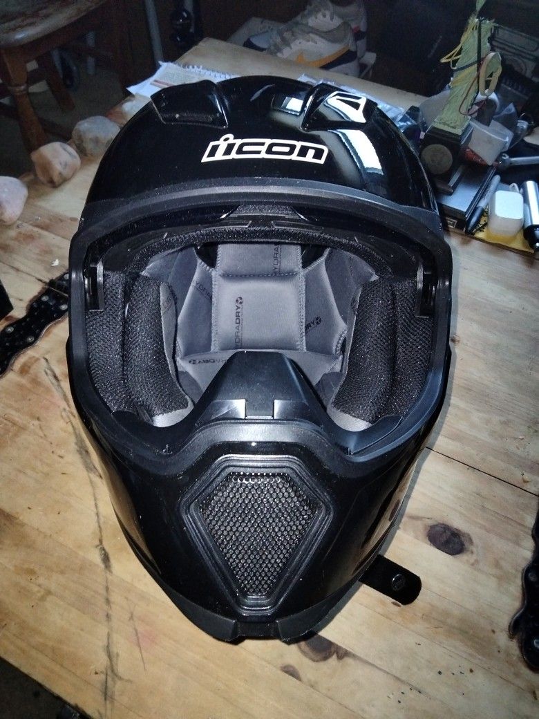 Motorcycle Helmet IICON AIRFLITE