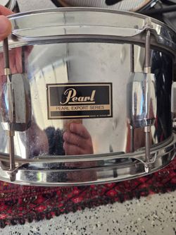 Pearl Export snare drum