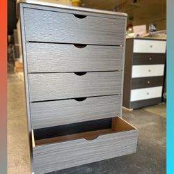 Dresser/ Five drawers dresser