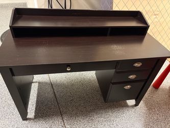 Study desk - Sturdy