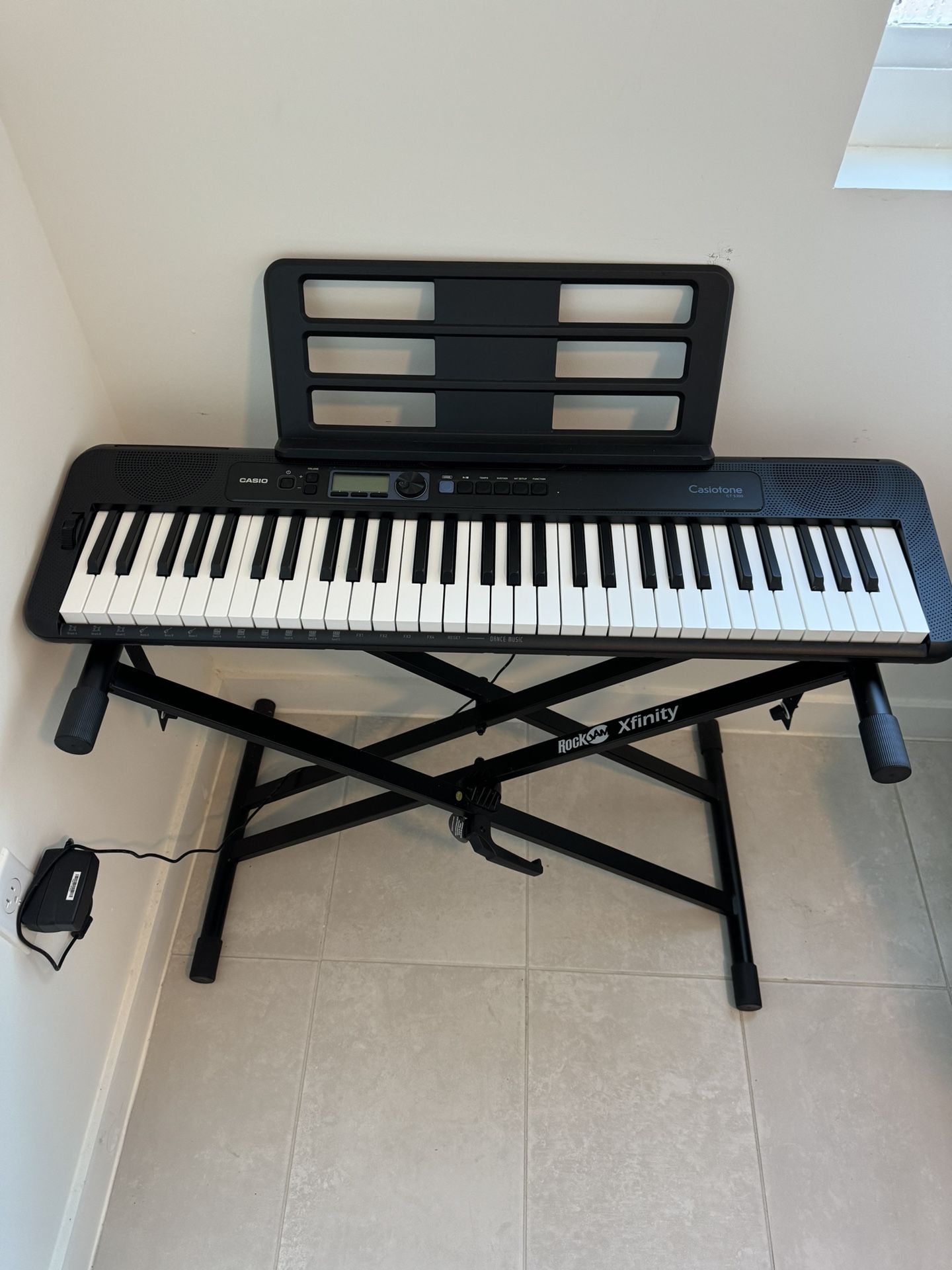 Casio Casiotone Portable Keyboard with RockJam Xfinity Stand (Excellent Condition)