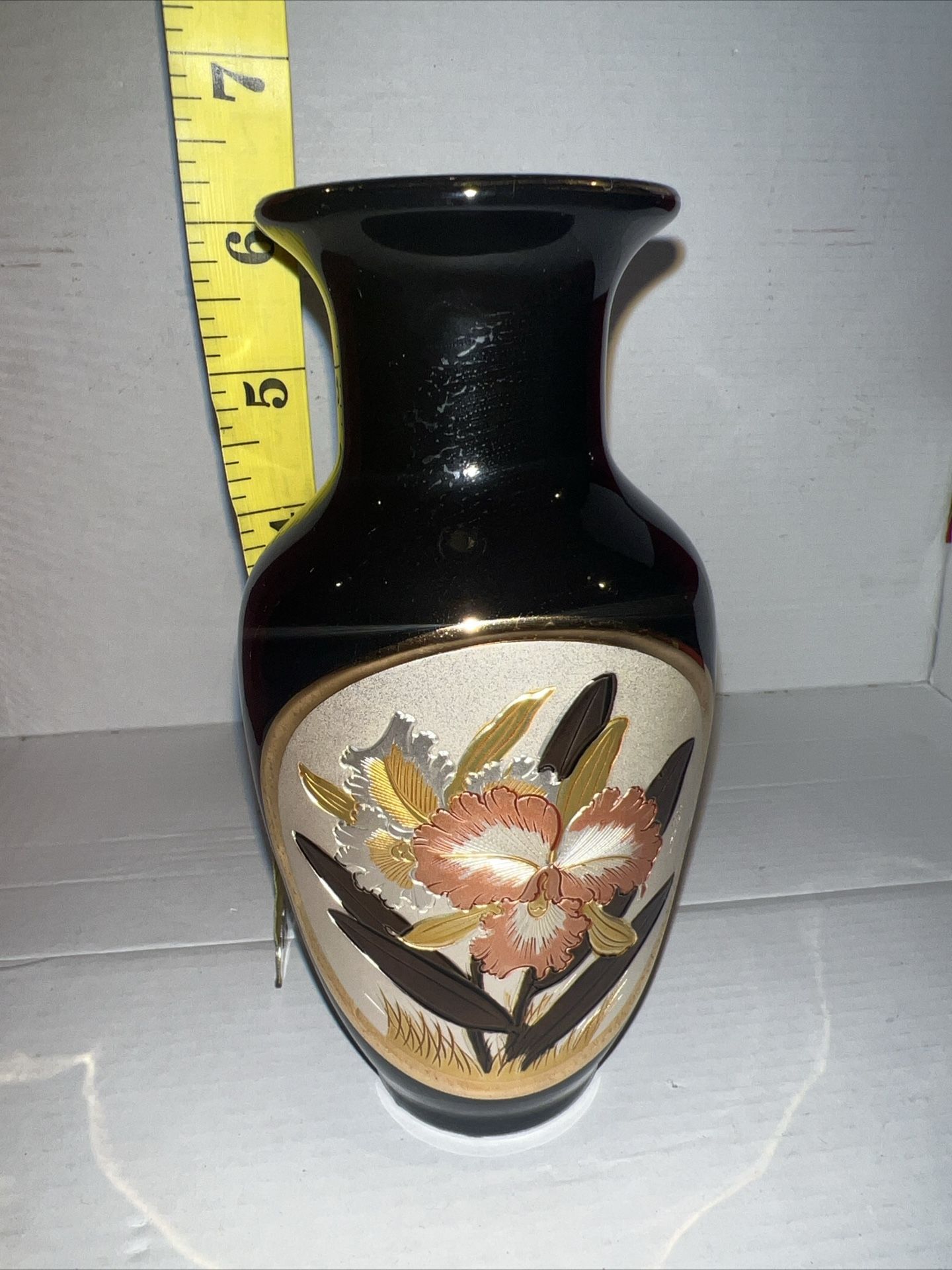 Vintage Black Fine China Vase With Flowers. Made In Japan