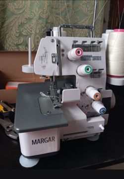 Maquina overlock.merrow
