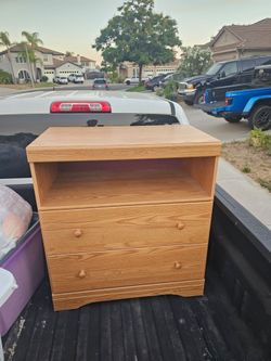 Will Take Best Offers Not Free Oak TV Cabinet/Dresser in good condition