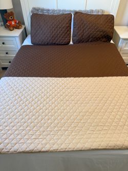 Exclusivo Mezcla Queen Reversible Quilt & Pillow Shams Set (Washed & Ready)
