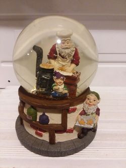 Musical Christmas snowglobe