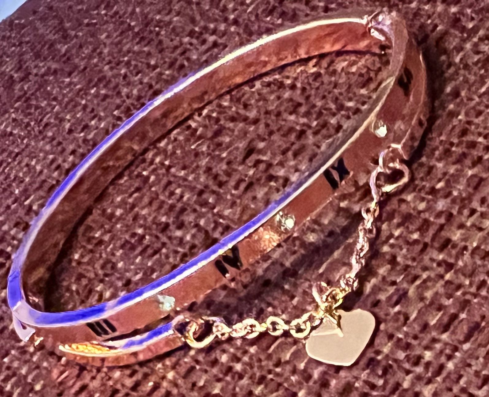 Beautiful Gold Bracelet With Heart Charm 