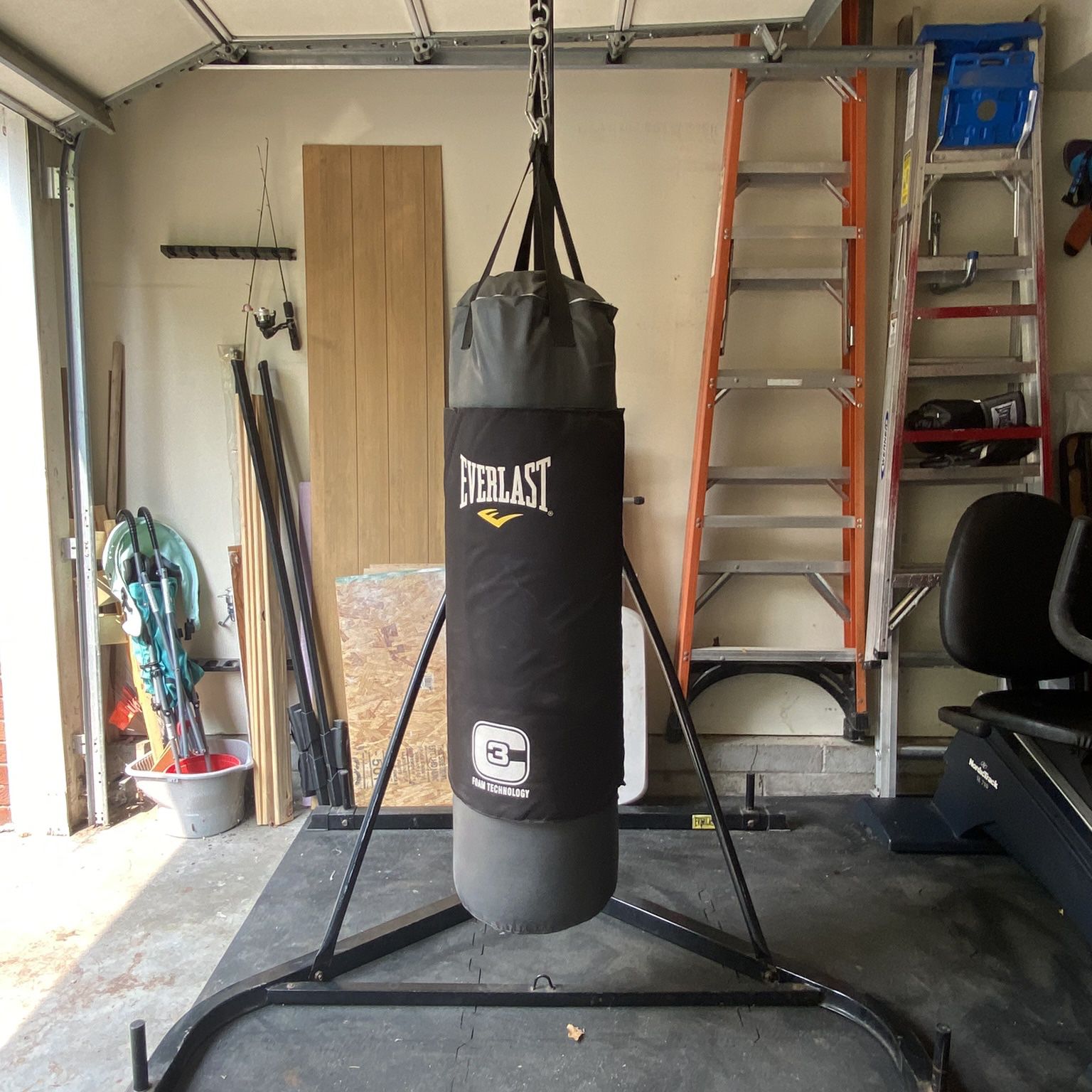 Everlast Punching Bag Hanging stand