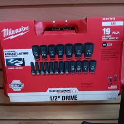 Milwaukee new 1/2" driver impact socket set