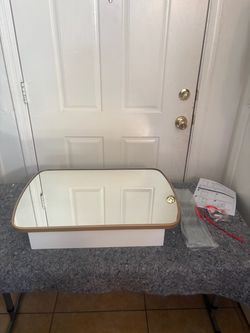 Medicine cabinet with mirror