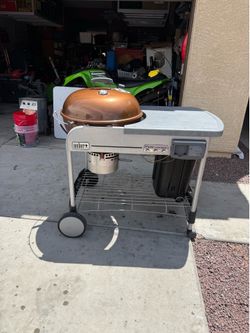 Weber Performer Deluxe 22” charcoal grill