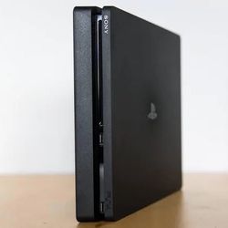 Sony PlayStation 4 Slim