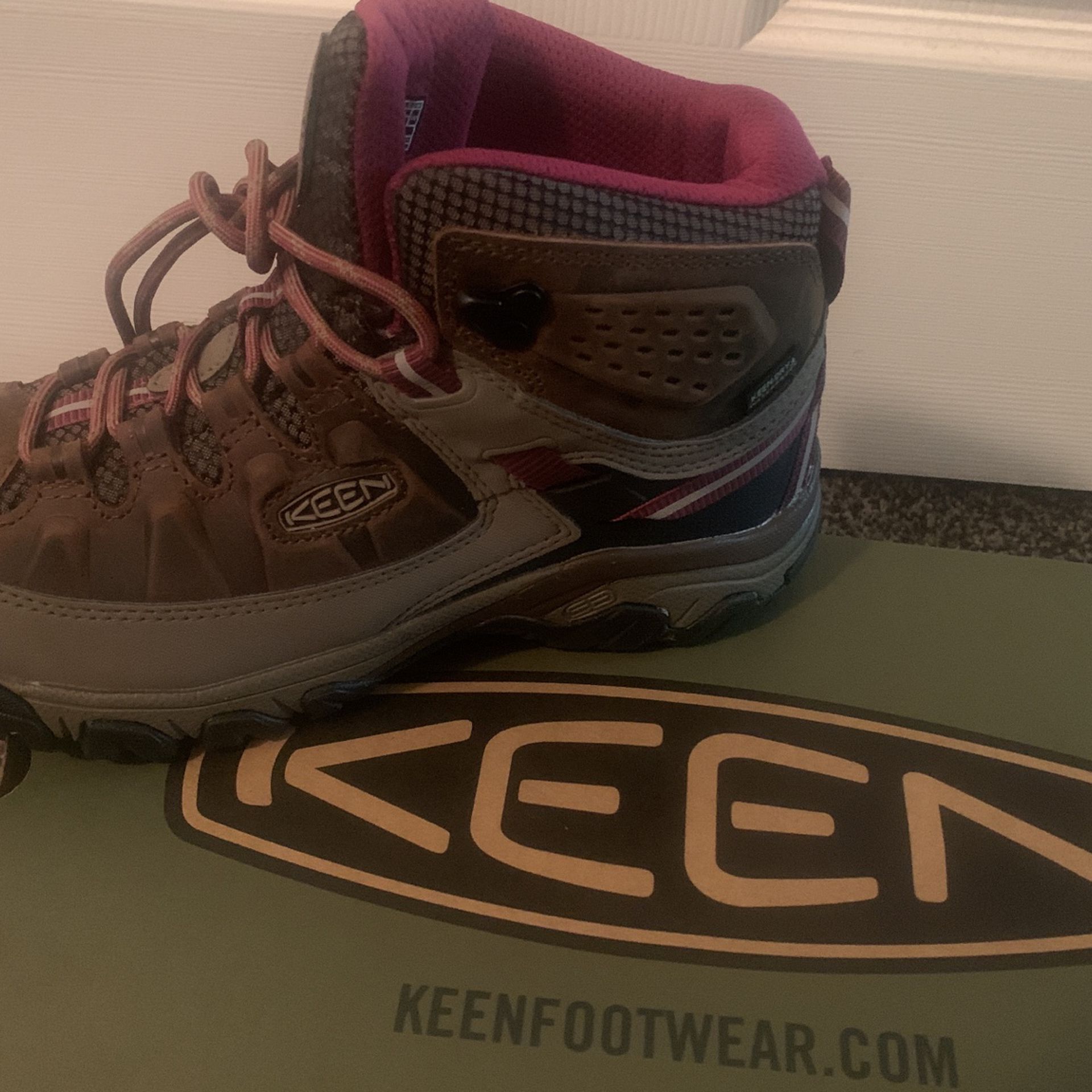 Keen Waterproof Shoes/Boots
