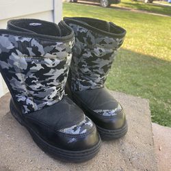 Kids snow boots 