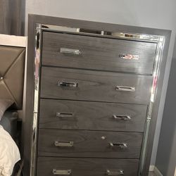 5-Drawer Chest