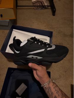 Black Dior reflective b22