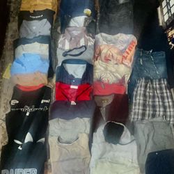 Preowned 36 PCs men’s size 2XL -3XL & 42’s - 44 pants all in good condition . Levi’s, adidas , NFL, pro club, polo, lands end, ETC……  located Off lake