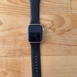 Apple Watch SE (GPS + Cellular) (2nd Generation)