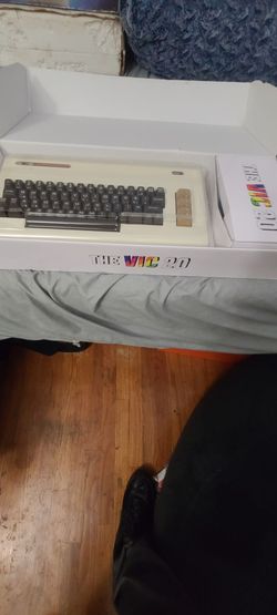 The VIC-20 Personal Color Computer.