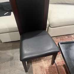 Set of 4 dinning chairs
