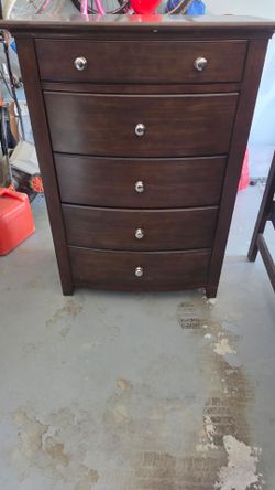 Dresser and bed full size