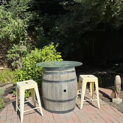 Barrel Table With Glass and  2 Metal Stools 