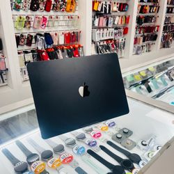 MacBook Air m2 13-inch 512gb 24Ram