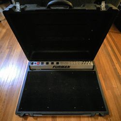 Furman SPB-8C Pedalboard with Power Conditioner (hard case + built-in power