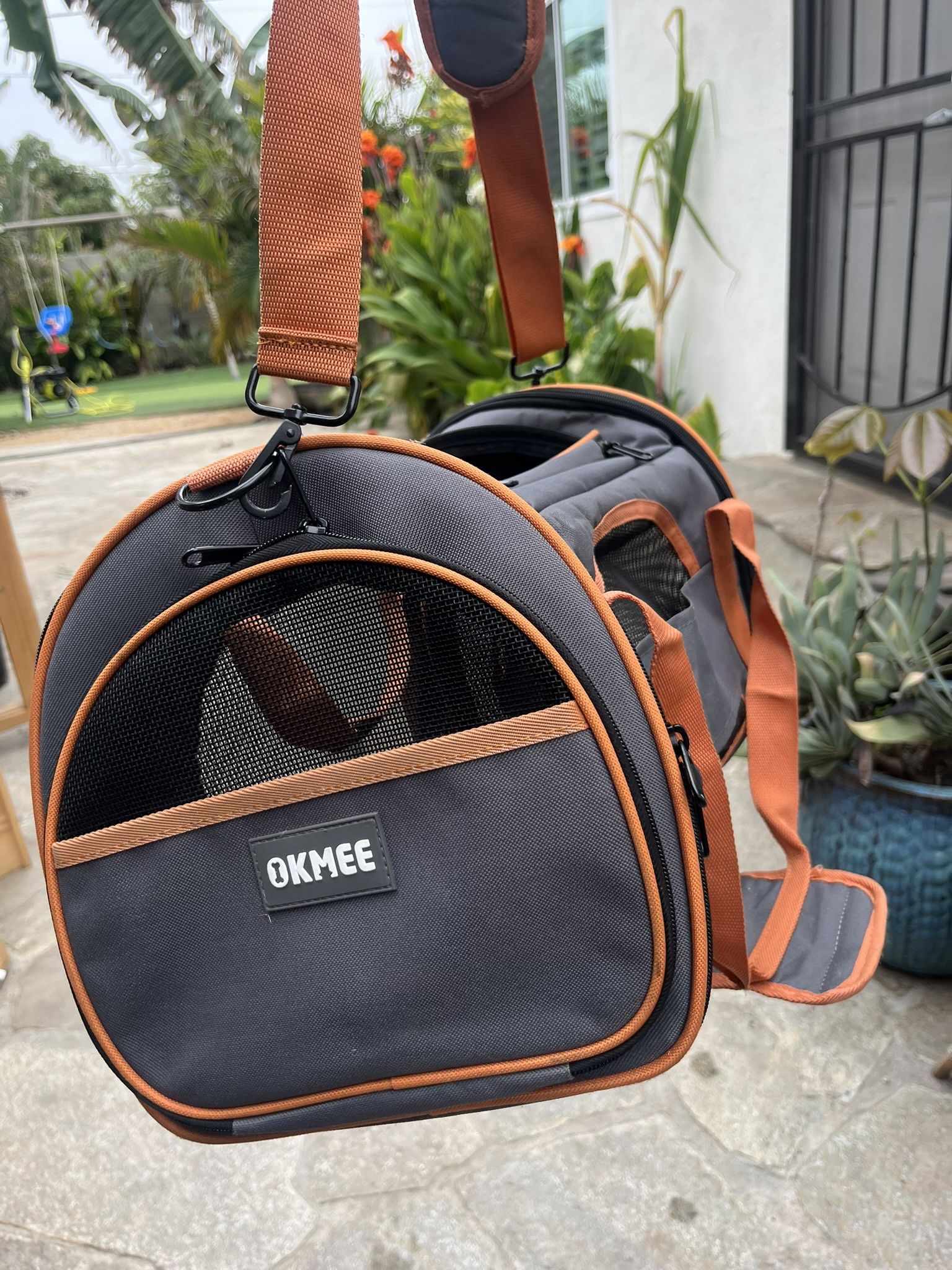 Pet carrier