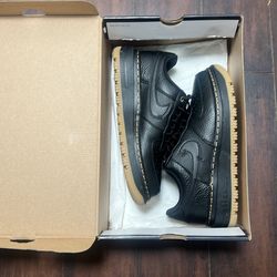 Black Air Force 1 Luxe size 9.5