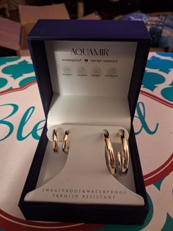 Gold earrings water resistant