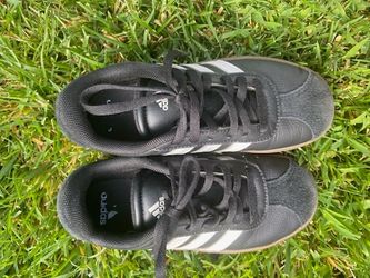 Adidas Black Low-Top Sneakers Youth Size 1