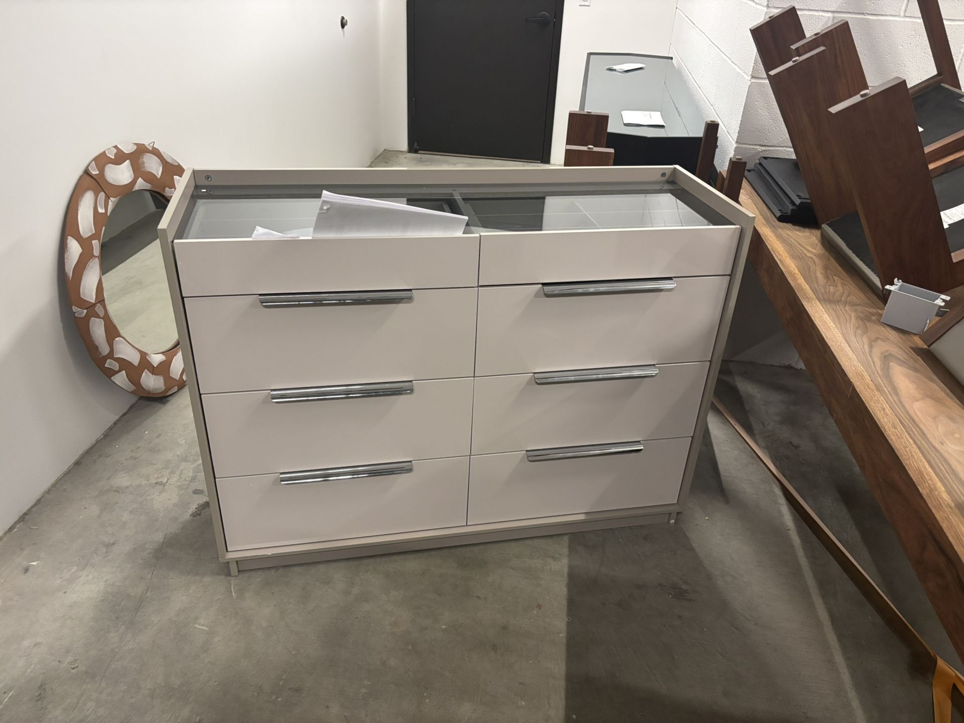 47.2" W Modern High Gloss 8 Drawer Dresser With LED Light