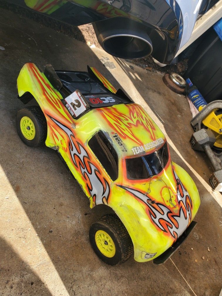 Team Associated Sc10 2wd RC Car
