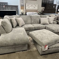 BRAND NEW SECTIONAL 