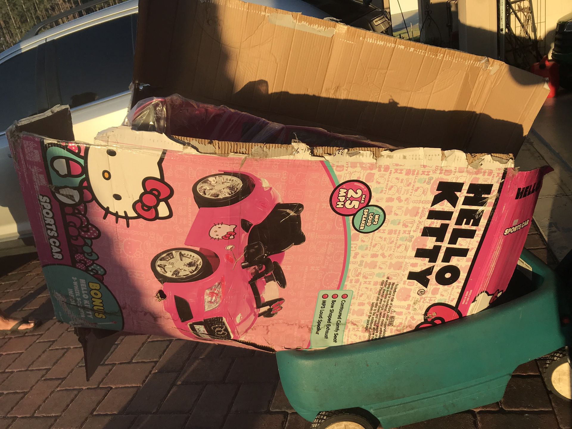 Hello kitty car and scooter