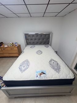 Full size bed