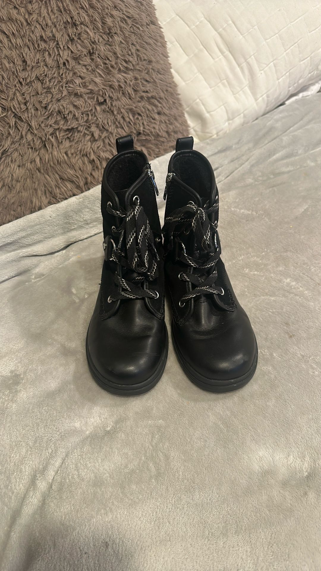New Women’s Ugg Hapsburg Waterproof Hiking Boots Size 8