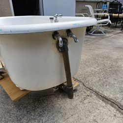 Claw Foot Bathtub 