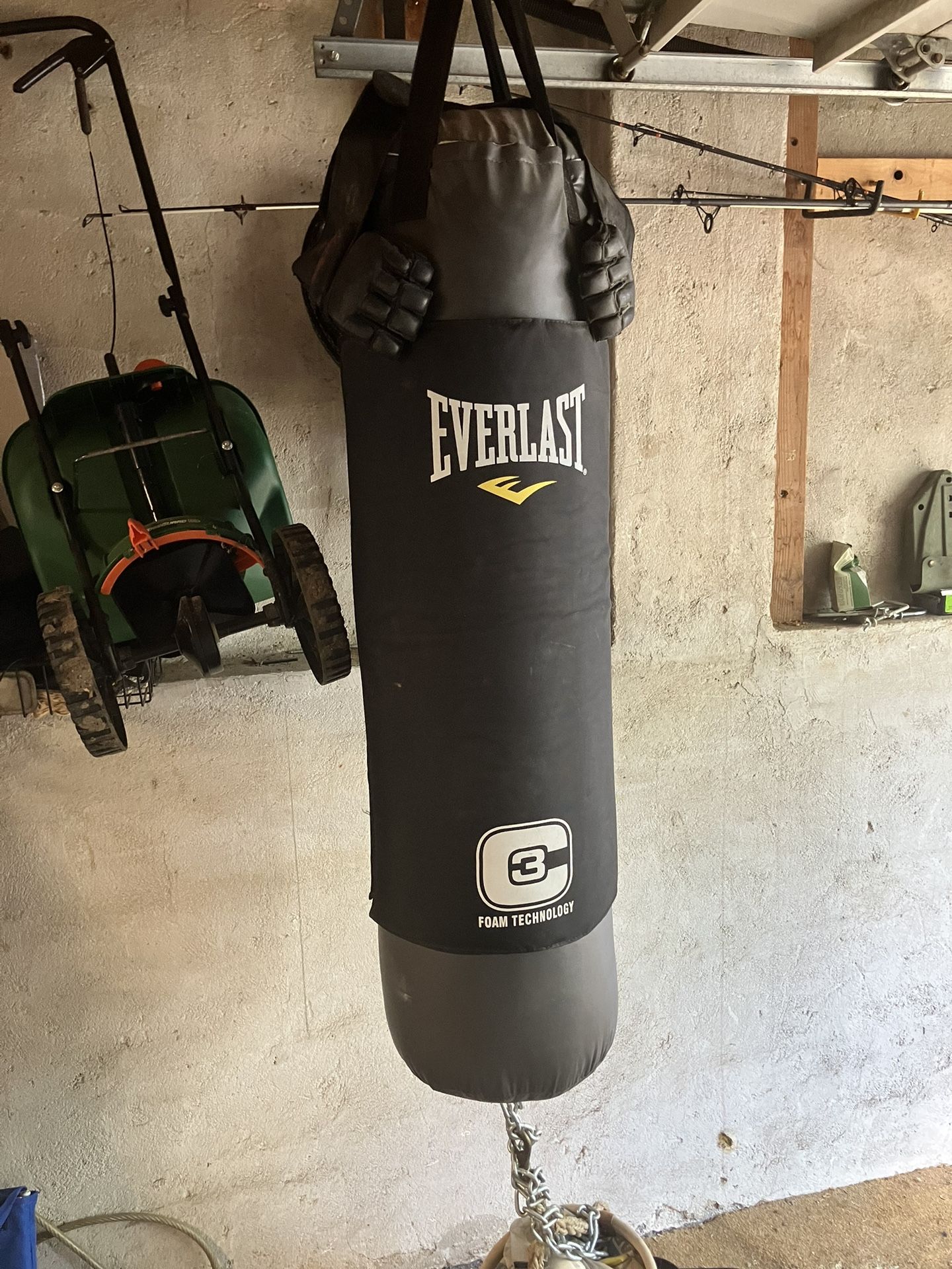 Boxing /MMA Heavy Bag (with Gloves)