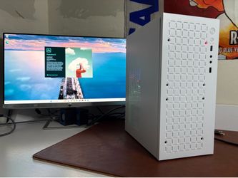 CUSTOM WHITE PC WITH PHOTOSHOP, ILLUSTRATOR & LIGHTROOM