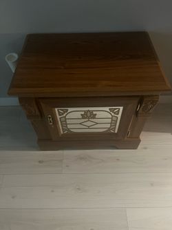 Vintage Style Wood Nightstand with Decorative Glass Door