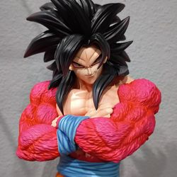Goku SSJ4 Figure 